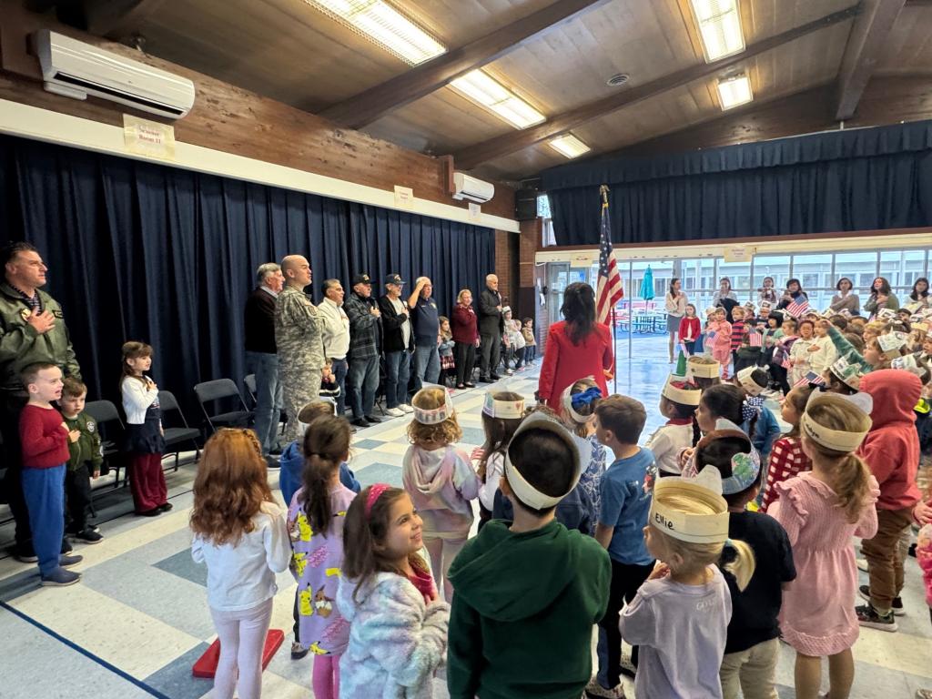 Garden Cityundefineds Homestead School honors veterans  with special ceremony